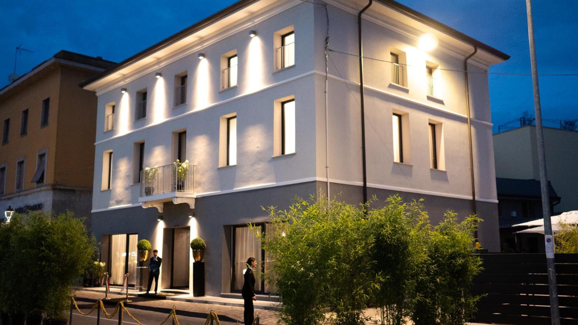 Hotel De Amicis Moglia Exterior photo